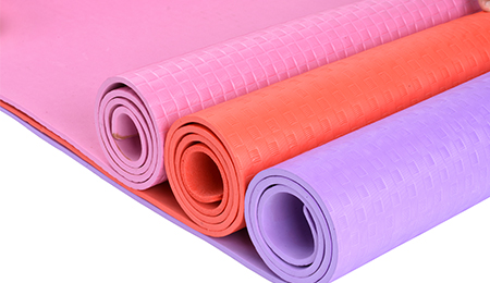 Чому килимки для йоги TPE набирають популярності? Розбивка їхніх переваг | Провідний виробник TPE Чому килимки для йоги TPE набирають популярності? Розбивка їхніх переваг | Провідний виробник TPE